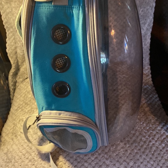 Cat carrier $30 - Picture 4 of 4